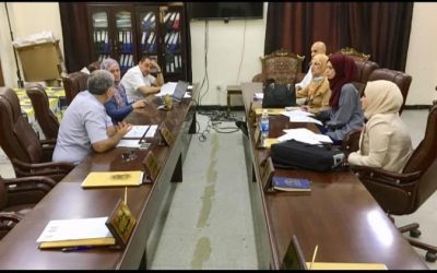 لجنة الاعتمادية تعقد اجتماعاً موسعاً لمناقشة معيار البرنامج الاكاديمي