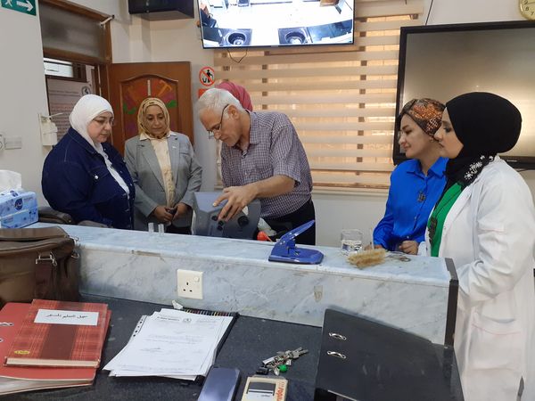 ورشة عمل في كلية الطب بالجامعة العراقية بالتعاون مع مستشفى النعمان التعليمي لمعايرة الاجهزة المختبرية وتجهيزها للعمل قبل البدء بالتطبيقات العملية للطلاب