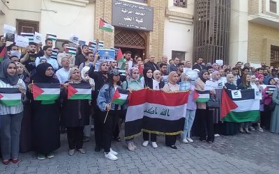 جانب من الوقفه الاحتجاجية التي نظمتها كلية الطب