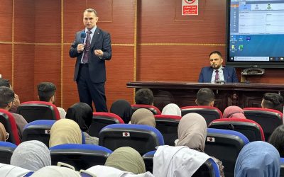 عميد كلية الطب يلتقي طلبة المرحلة السادسة