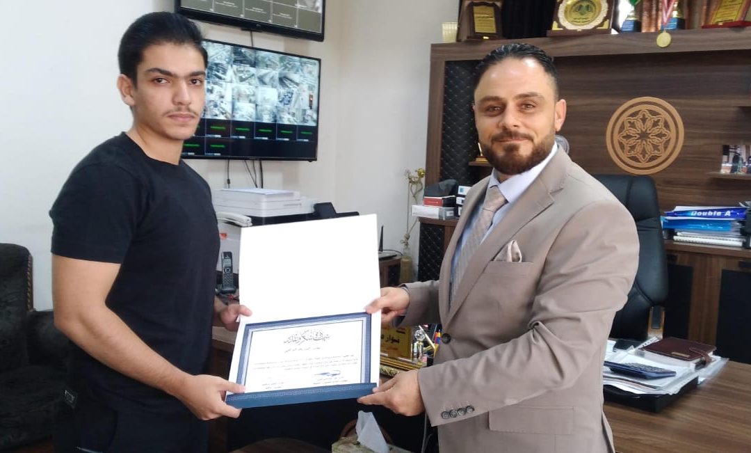 كلية الطب تكرم طلبة مبدعين