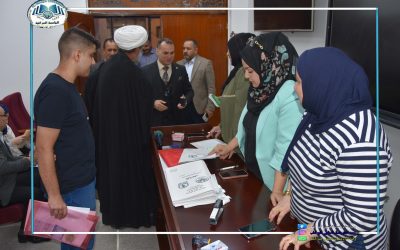 عميد كلية الطب الاستاذ الدكتور احمد نزار الدباغ يزور شعبة التسجيل في الكلية