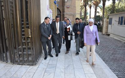 لجنة وزارية برفقة السيد مساعد رئيس الجامعة للشؤون العلمية تزور كلية الطب وتطلع على سير امتحانات طلبة الدراسات العليا فيها