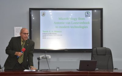 محاضرة دولية في كلية الطب بعنوان (Microbiology From Antonie Van Leewenhoek Modern Technologies)