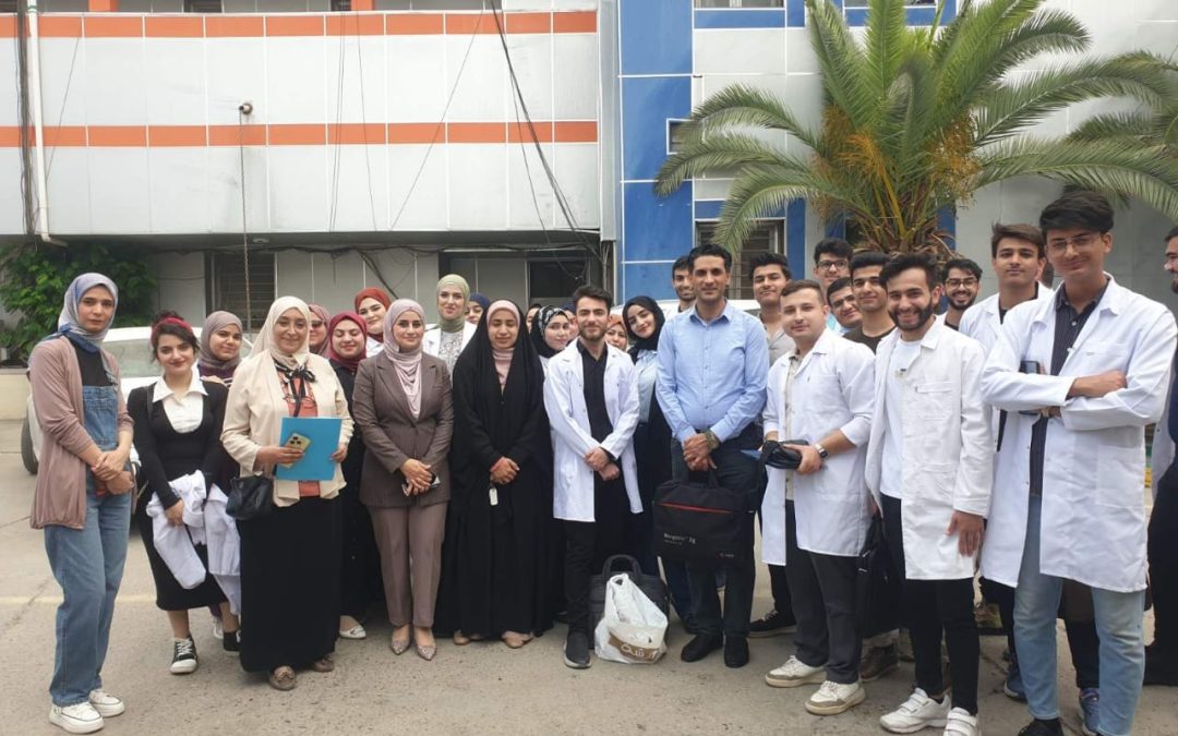 فرع الكيمياء والكيمياء الحياتية في طب العراقية يجري زيارة ميدانية لمختبرات مستشفى النعمان التعليم لطلبة المرحلة الثانية