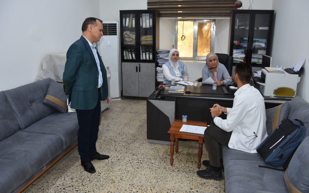 بالصور عميد كلية الطب في الجامعة العراقية يطلع على سير الامتحانات العملية السريرية لفرعي الجراحة والنسائية والتوليد لطلبة لمرحلة السادسة