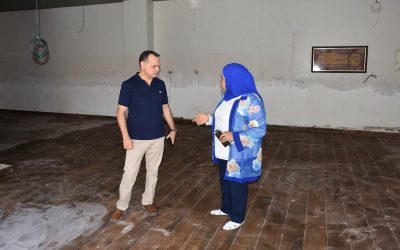 بالصور عميد كلية الطب الاستاذ الدكتور احمد نزار الدباغ يتابع ميدانيا حملة الاعمار الجارية في الكلية برفقة معاونية للشؤون الادارية والمالية