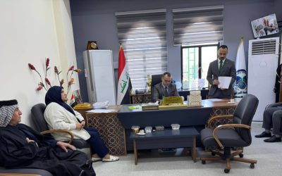 جانب من اللقاءات الأسبوعية التي يعقدها عميد كلية الطب في الجامعة العراقية