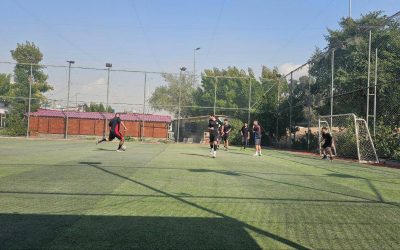 فريق كلية الطب لكرة القدم يجري تدريباته استعدادًا للمشاركات الكروية القادمة