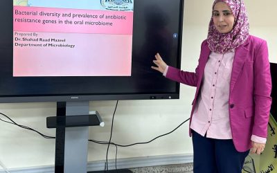 تدريسية في طب الجامعة العراقية تلقي سلسلة محاضرات بالهندسة الوراثية في جامعة بغداد