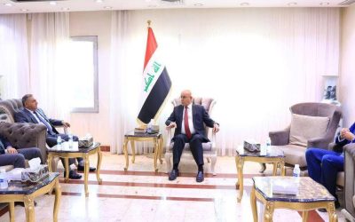 رئيس الجامعة العراقية وعميد كلية الطب يلتقون وزير الصحة لتعزيز التعاون المشترك