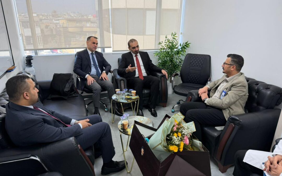 تعزيز التعاون بين كلية الطب ومستشفى الشعب التعليمي