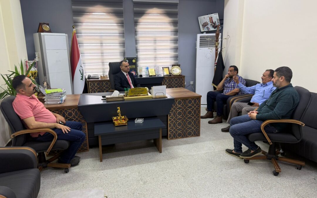 عميد كلية الطب يلتقي بمسؤول الاعلام والاتصال الحكومي في الكلية وفريق ال IT لتوزيع المهام وتنظيم سير العمل
