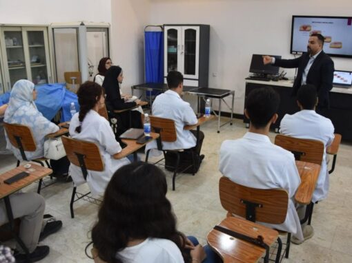 كلية الطب تنظم ورشة تخصصية في الخياطة الجراحية والتعامل مع الجروح كلية الطب تنظم ورشة تخصصية في الخياطة الجراحية والتعامل مع الجروح