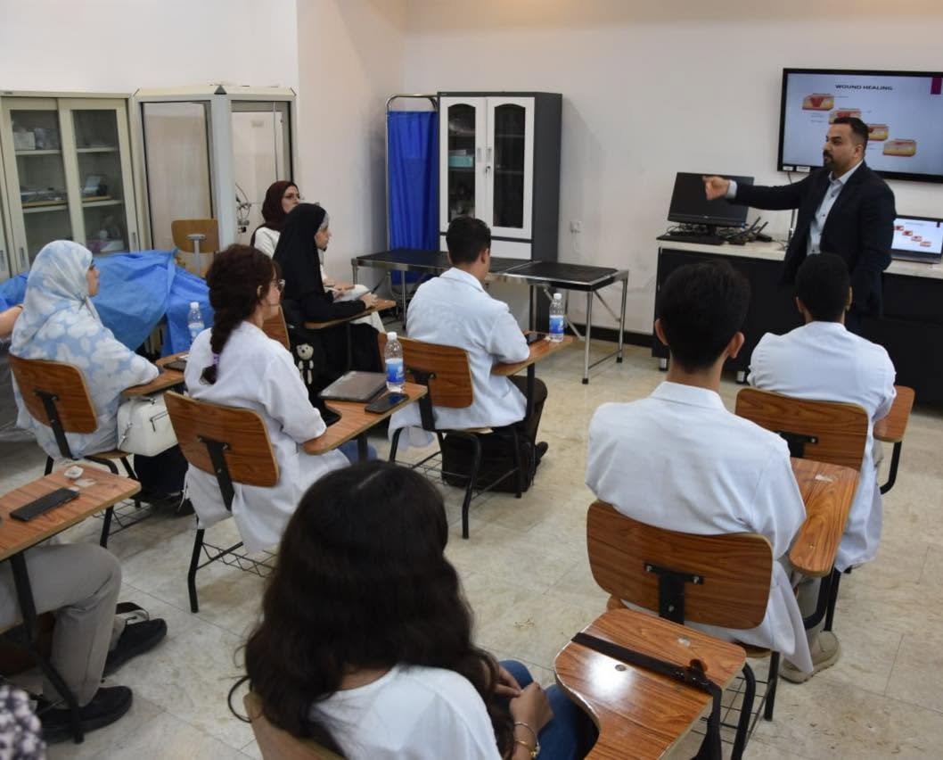 كلية الطب تنظم ورشة تخصصية في الخياطة الجراحية والتعامل مع الجروح